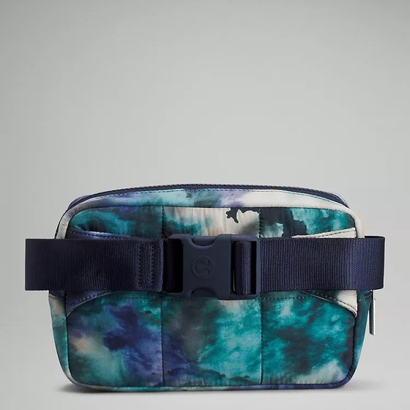 Lululemon Quilted Grid Belt Bag, NWT, Color: Meteor Wash Print Multi, VERY RARE - Picture 5 of 7